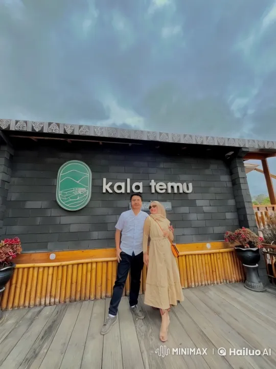Boy and Girl Display Impressive Kungfu Skills in Playful Duel – AI Generated Video | Hailuo AI