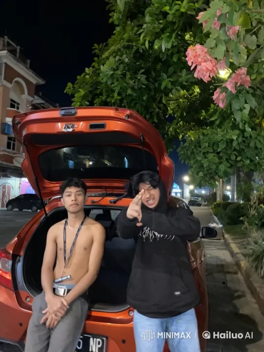 Nocturnal Kung Fu Duel in Urban Setting – AI Generated Video | Hailuo AI