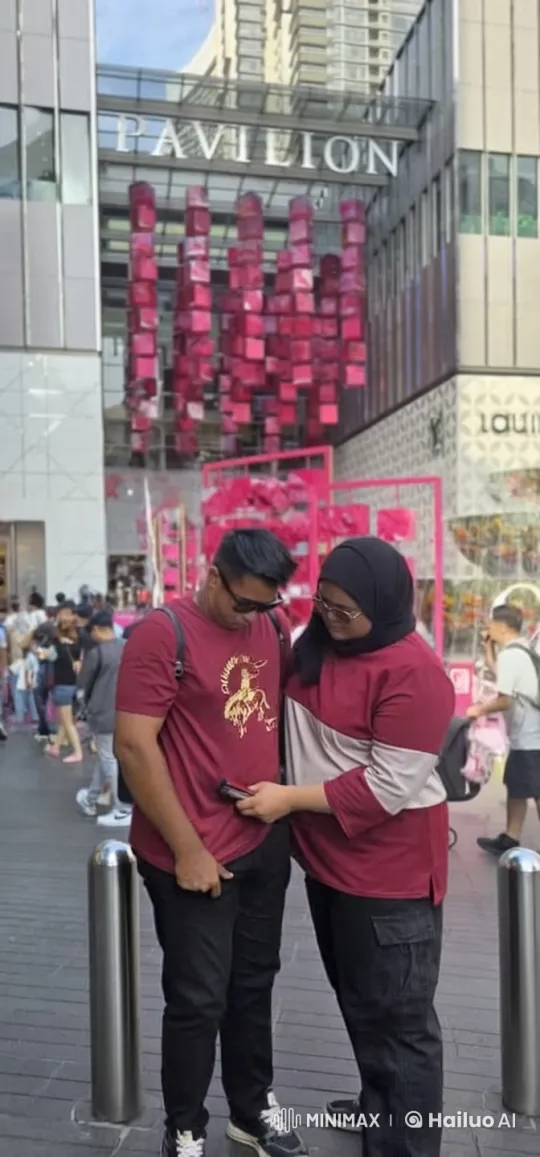 Maroon-clad martial artists perform kung fu at Pavilion mall entrance – AI Generated Video | Hailuo AI