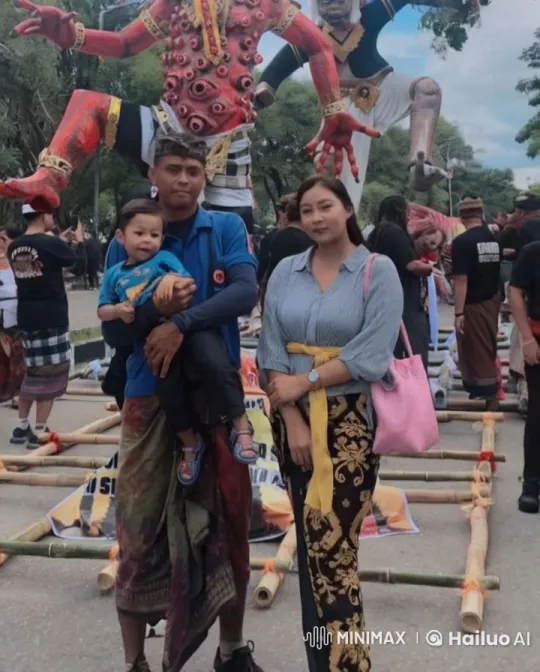 Traditional Festive Atmosphere with Animated Kung Fu Statues – AI Generated Video | Hailuo AI