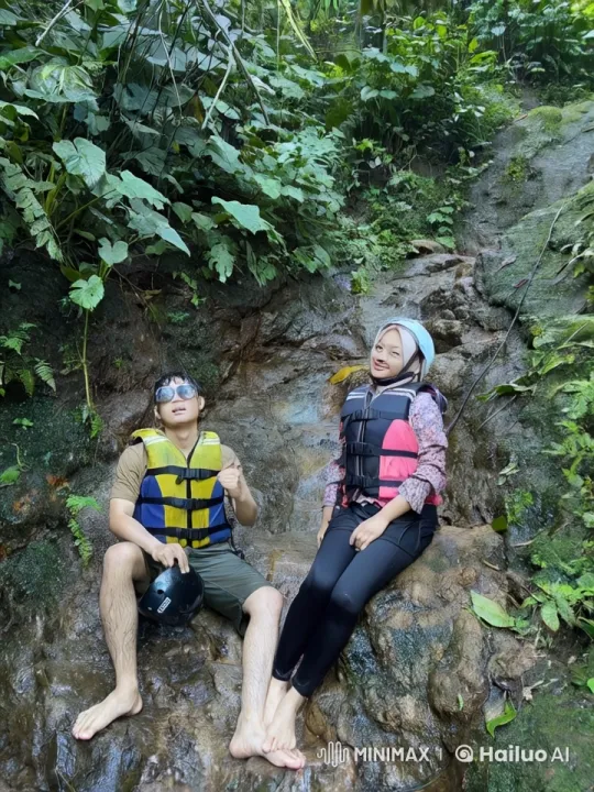 Kung Fu Practitioners Demonstrate Skills in Tropical Forest – AI Generated Video | Hailuo AI