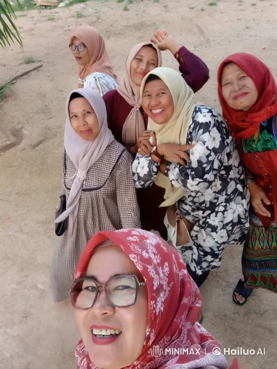 Six Women Practicing Playful Kung Fu in Traditional Attire – AI Generated Video | Hailuo AI