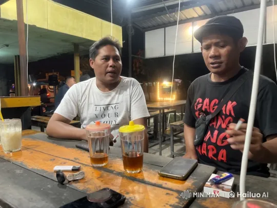 Nighttime Social Gathering at Outdoor Shelter – AI Generated Video | Hailuo AI