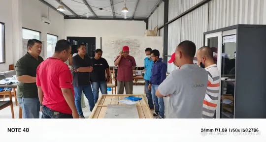 Staged Kung Fu Demonstration in Workshop Setting – AI Generated Video | Hailuo AI