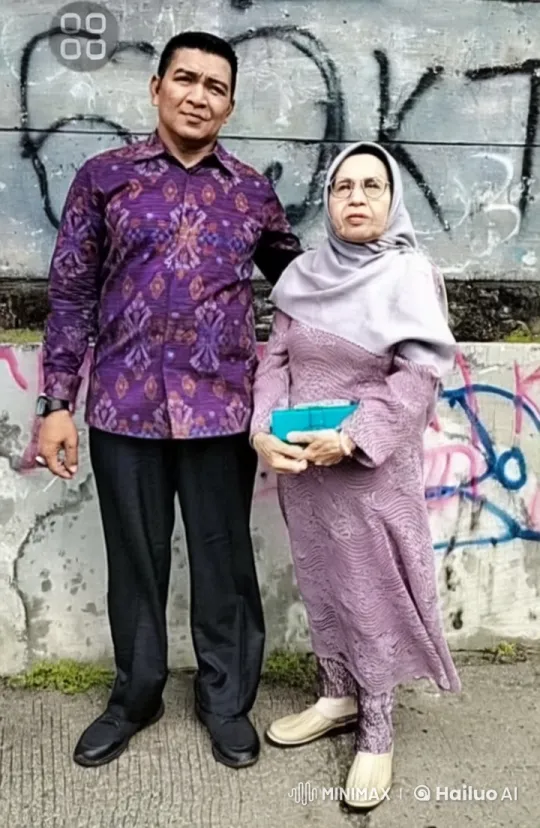 Purple-Clad Couple Performs Kungfu in Front of Graffiti Wall – AI Generated Video | Hailuo AI