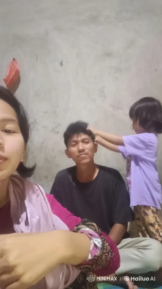 Mother and Child Engage in Playful Kungfu Sparring – AI Generated Video | Hailuo AI