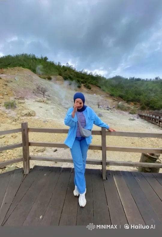 Twin Dancers Perform in Serene Mountain Setting – AI Generated Video | Hailuo AI