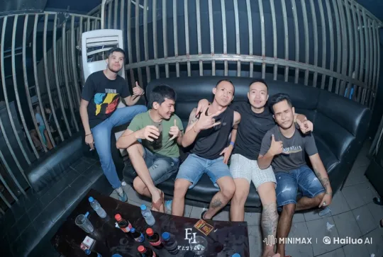 Friends Celebrate with Kung Fu on Couch – AI Generated Video | Hailuo AI
