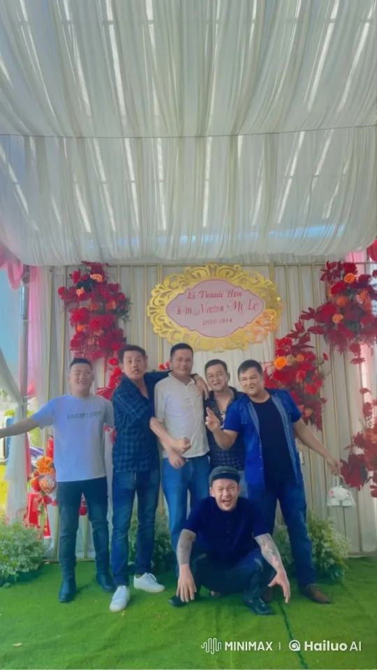 Casual Group Celebrates with Playful Fight and Laughter – AI Generated Video | Hailuo AI