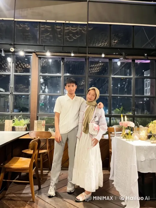Couple Performs Kungfu in Elegant Restaurant Setting – AI Generated Video | Hailuo AI