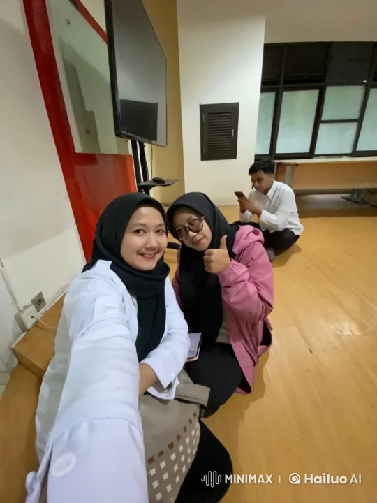 Black Hijab Wearer Showcases Kung Fu Skills in Indoor Setting – AI Generated Video | Hailuo AI