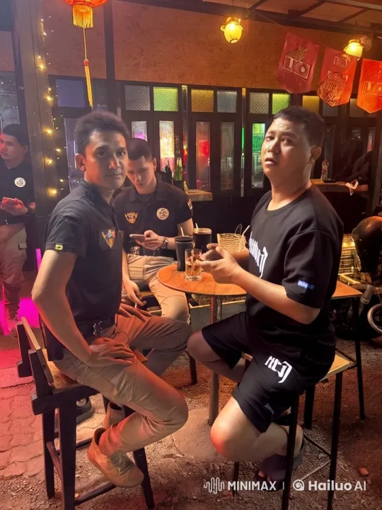Vibrant Bar Scene Turns Intense with Muay Thai Combat – AI Generated Video | Hailuo AI