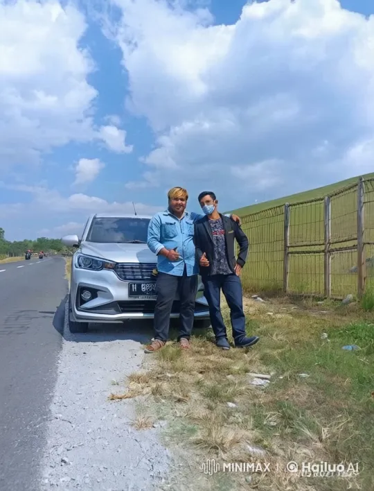 Friends Stand by SUV, Enjoy Sunny Day – AI Generated Video | Hailuo AI
