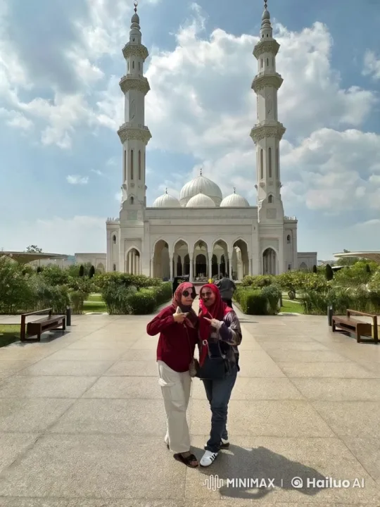 Playful Kungfu Fight in Front of Grand Mosque – AI Generated Video | Hailuo AI