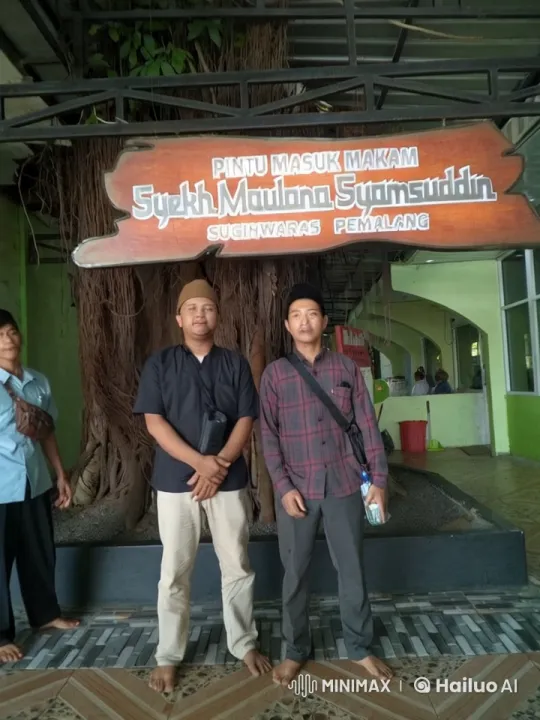 Kungfu Display at Syekh Maulana's Tomb Entrance – AI Generated Video | Hailuo AI