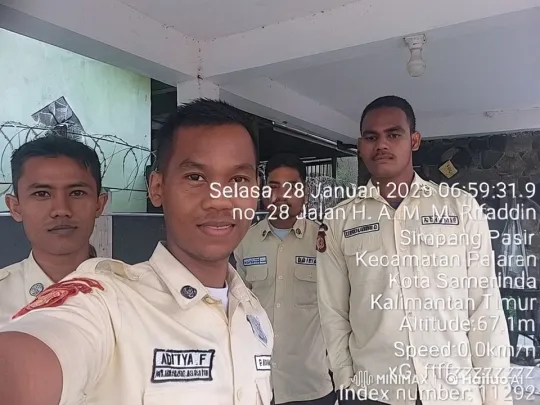 Security Guards' Kung Fu Comedy Selfie Video – AI Generated Video | Hailuo AI