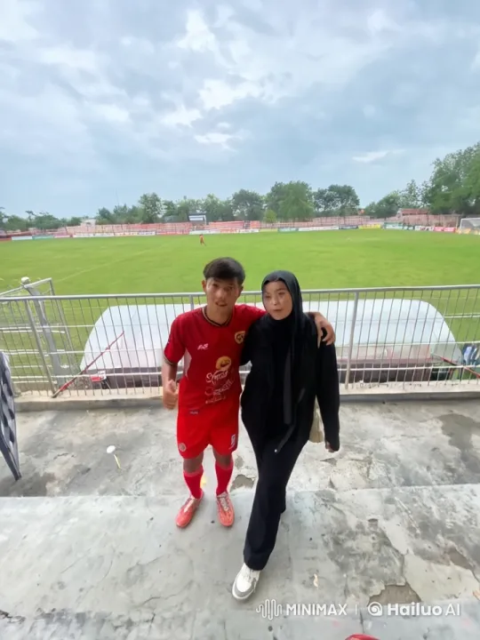 Soccer Player Showcases Kungfu Skills on Soccer Field – AI Generated Video | Hailuo AI