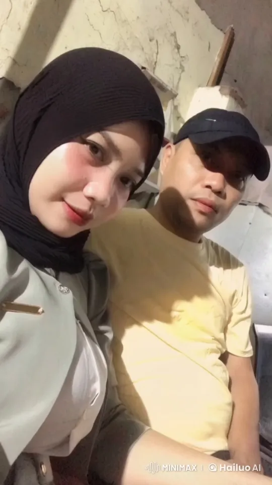 Intimate Scene: Man and Woman on a Couch – AI Generated Video | Hailuo AI