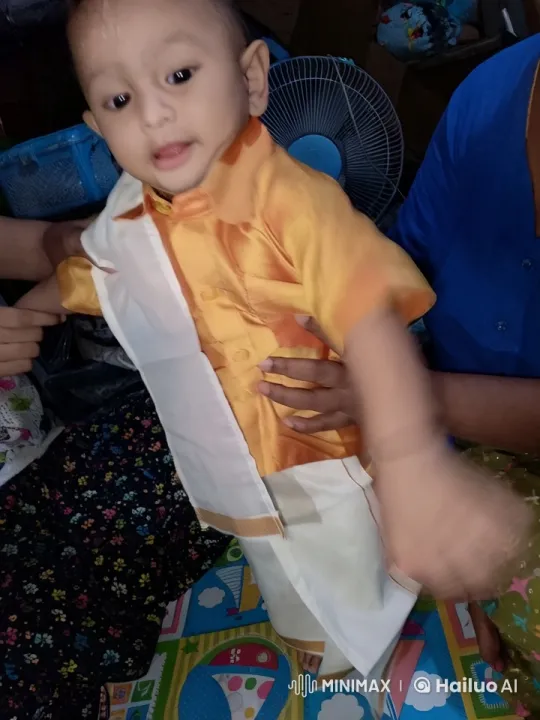 Child in Traditional Outfit Runs 100m Dash Indoors – AI Generated Video | Hailuo AI
