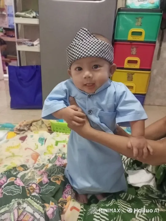 Child Practicing Impressive Kungfu Skills on Play Mat – AI Generated Video | Hailuo AI