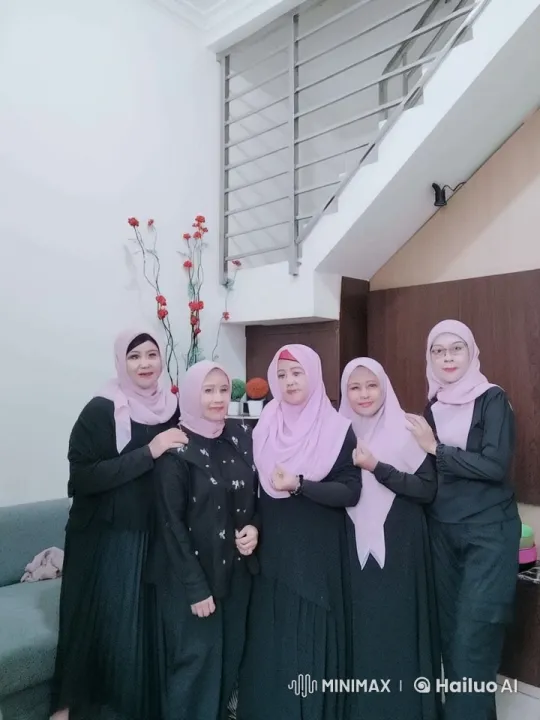 Five Women Perform Synchronized Kungfu in Living Room – AI Generated Video | Hailuo AI