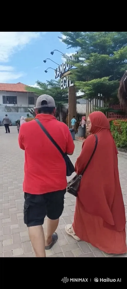 Man Demonstrates Kungfu Skills in Kampung CIL – AI Generated Video | Hailuo AI