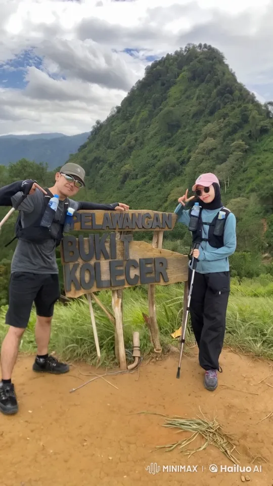 Kungfu Hikers Battle on Bukit Kolecer Hill – AI Generated Video | Hailuo AI