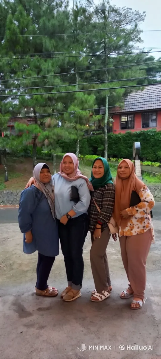 Four Women in Hijabs Showcase Kungfu in Serene Outdoor Setting – AI Generated Video | Hailuo AI