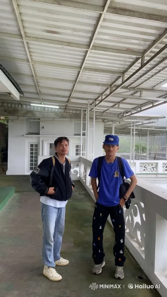 Kungfu Fight Scene in Outdoor Corridor – AI Generated Video | Hailuo AI