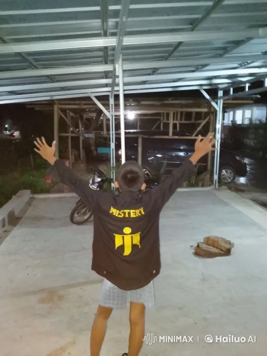 Young Martial Artist Performs Kung Fu Under Night Sky – AI Generated Video | Hailuo AI