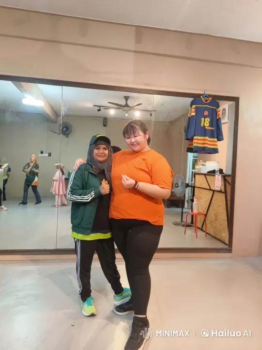 Kungfu Kick in Energetic Training Studio – AI Generated Video | Hailuo AI