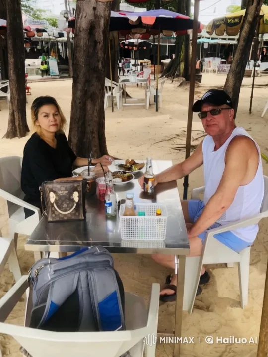 Beachside Kung Fu Showdown Amidst Dining Serenity – AI Generated Video | Hailuo AI