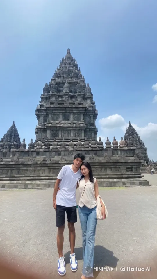 Couple Performs Synchronized Kung Fu in Front of Ancient Temple – AI Generated Video | Hailuo AI
