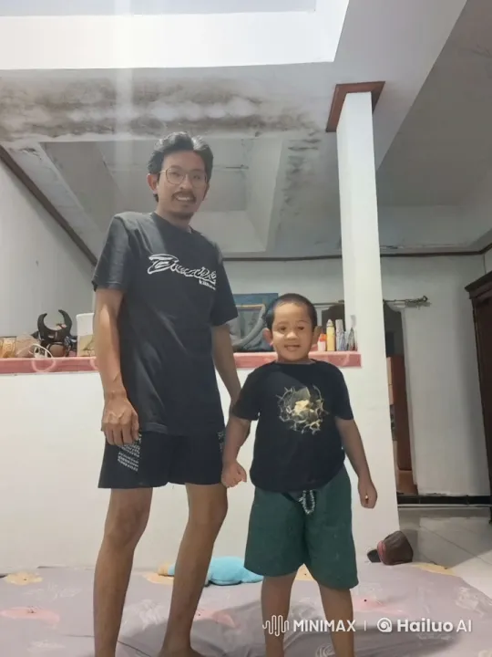Father and Child Engage in Playful Kungfu Duel – AI Generated Video | Hailuo AI