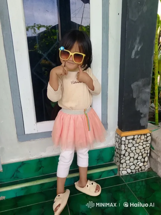 Young Girl Practicing Kungfu in Simple Setting – AI Generated Video | Hailuo AI