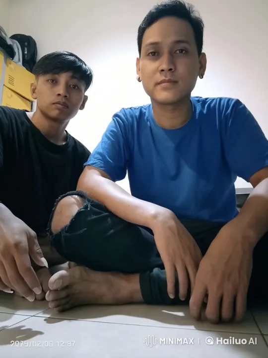 Young Men Practicing Martial Arts in Live2D Animation – AI Generated Video | Hailuo AI