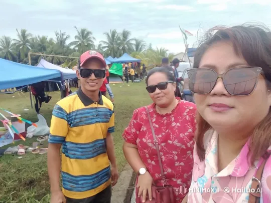 Outdoor Community Event with Vibrant Atmosphere – AI Generated Video | Hailuo AI