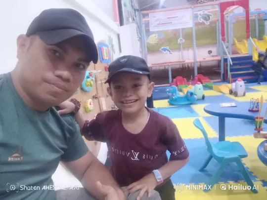 Child Practicing Kungfu in Playful Indoor Setting – AI Generated Video | Hailuo AI