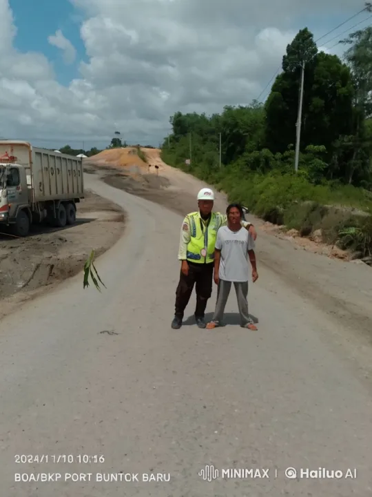 Live2D Animated Kung Fu Scene on Construction Road – AI Generated Video | Hailuo AI