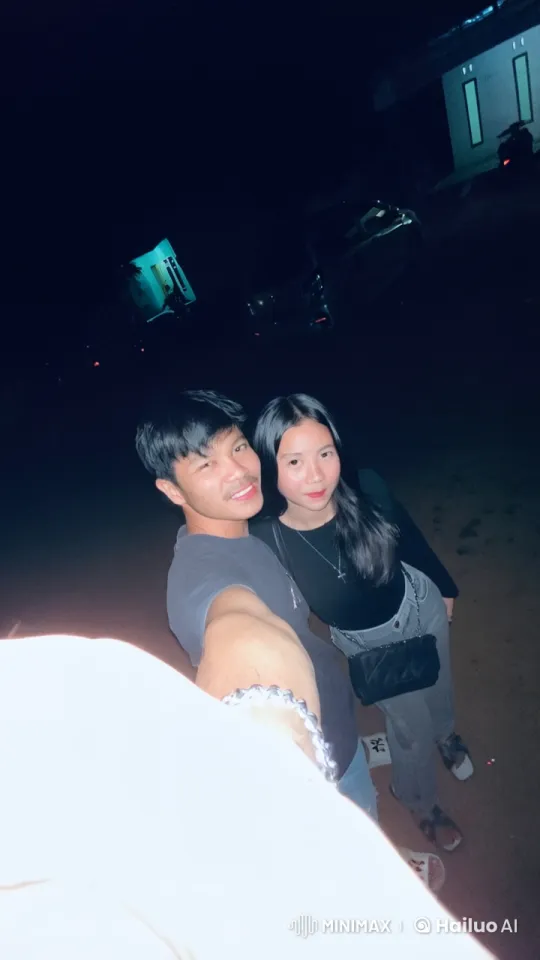 Nighttime Kungfu Showdown in Dimly-Lit Street – AI Generated Video | Hailuo AI