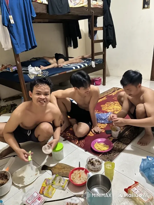 Dormitory Kung Fu Practice and Choreographed Fight – AI Generated Video | Hailuo AI