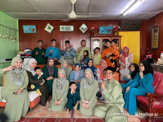 Family Celebrates with a Kung Fu Showdown – AI Generated Video | Hailuo AI