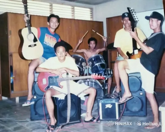 Band Performs with Kungfu Show in Indoor Setting – AI Generated Video | Hailuo AI