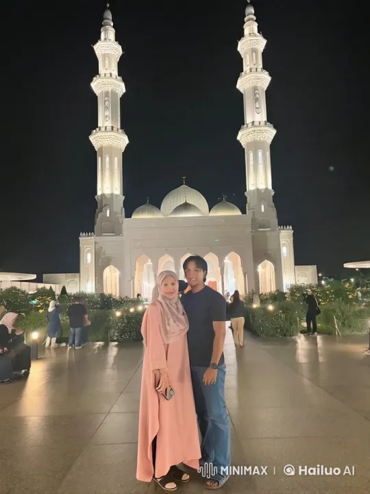 Cultural Night: Martial Arts Performance at Mosque – AI Generated Video | Hailuo AI
