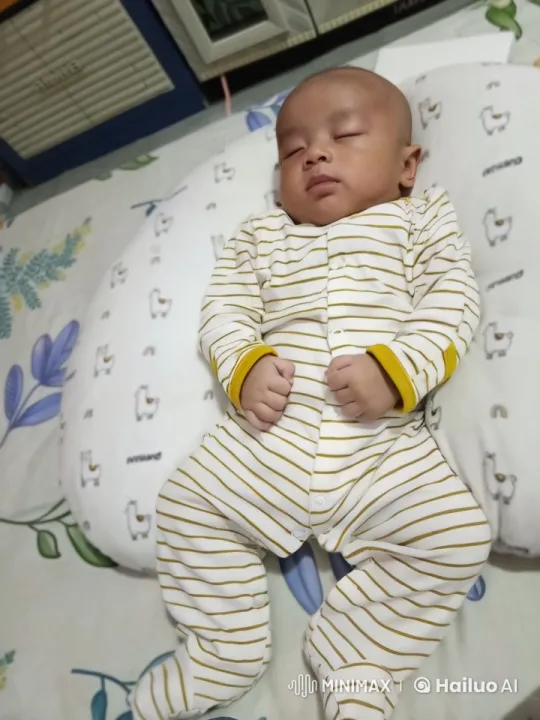 Baby Mimics Kungfu in Playful Display – AI Generated Video | Hailuo AI