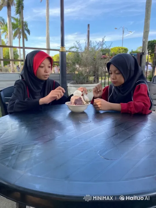 Outdoor Ice Cream Break Transforms into Martial Arts Display – AI Generated Video | Hailuo AI