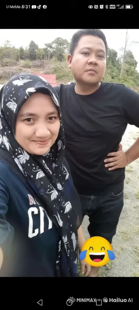 Affectionate Kung Fu Kiss in Outdoor Setting – AI Generated Video | Hailuo AI
