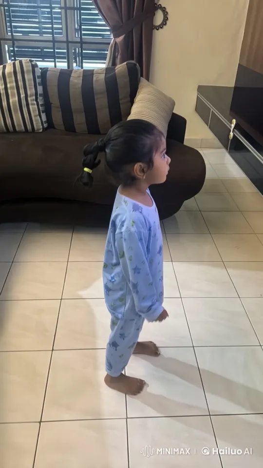 Child Practicing Playful Martial Arts in Living Room – AI Generated Video | Hailuo AI