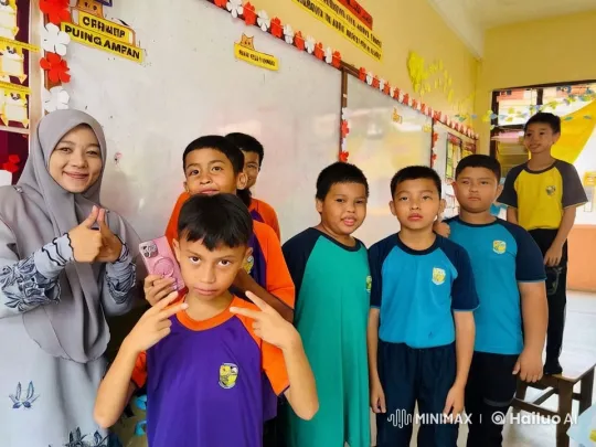 Children Learning Kungfu in Cheerful Classroom Setting – AI Generated Video | Hailuo AI
