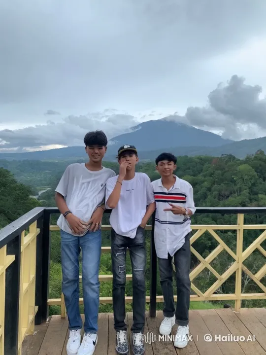 Kungfu Practitioners Showcase Skills on Mountainous Background – AI Generated Video | Hailuo AI